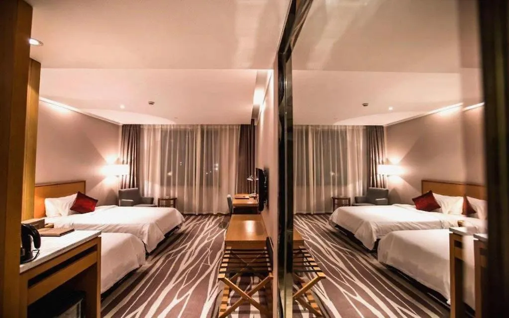 Zhangjiagang Jiangnan Garden Hotel 4*,